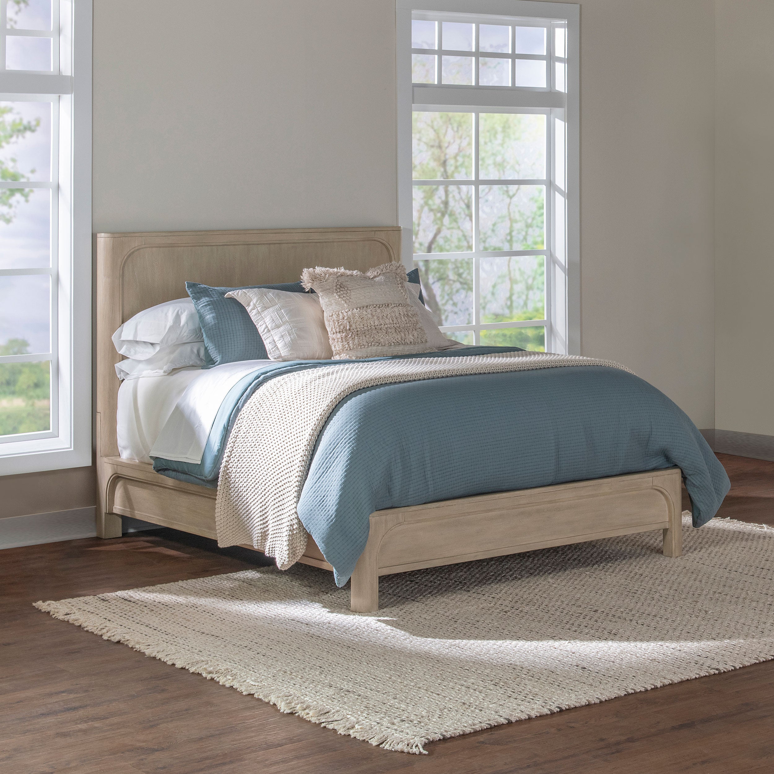 Solano Panel Platform Bed