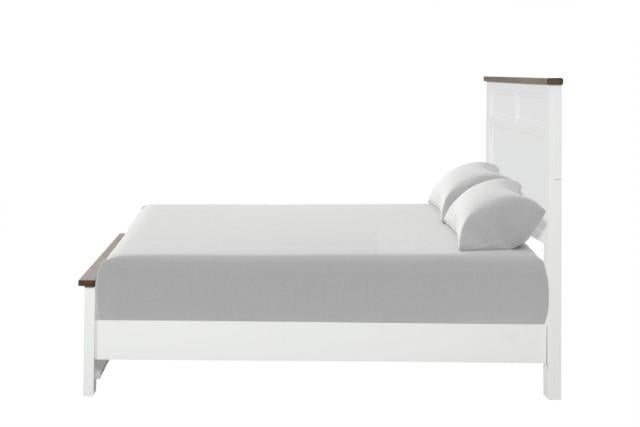 Bed Pinetop Blue & White