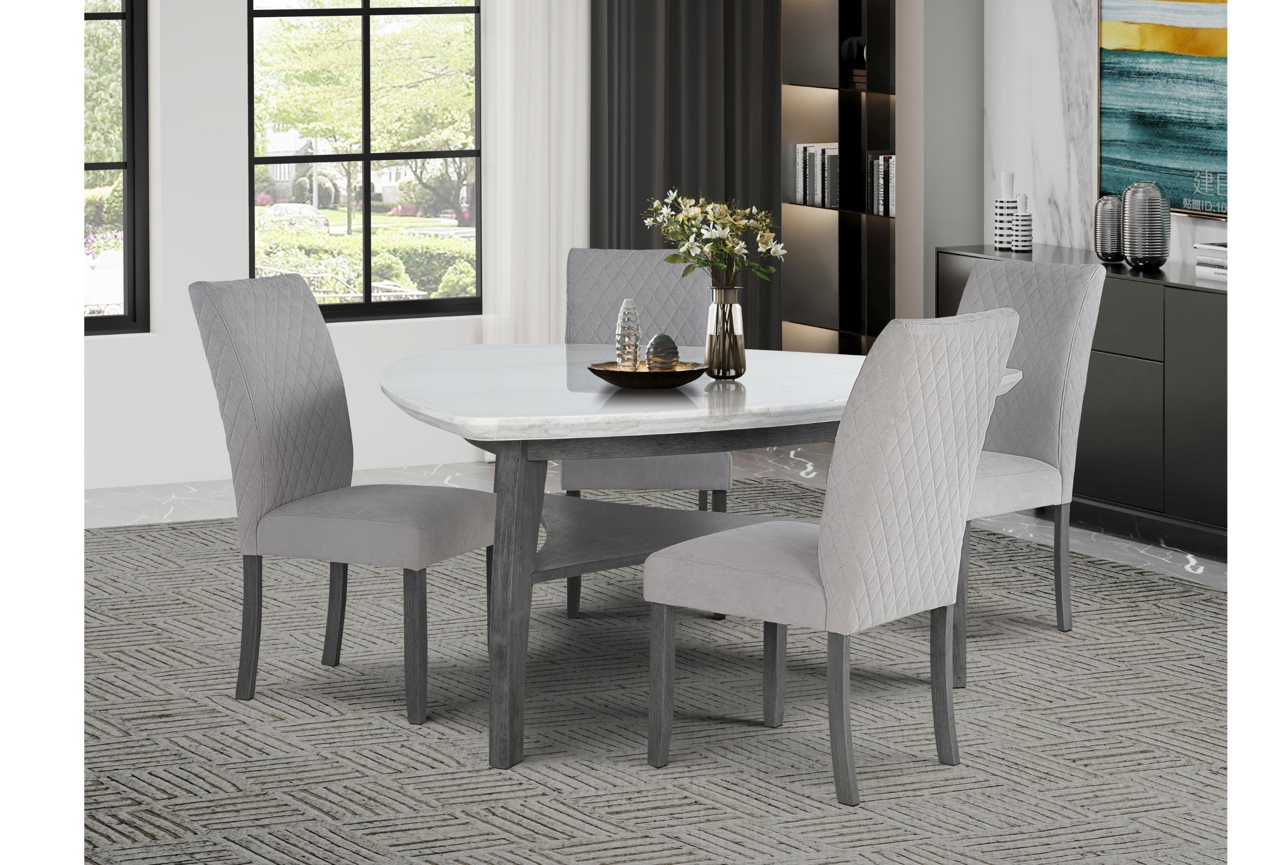 D8192 TRIANGLE BAR TABLE + 4 BAR STOOLS