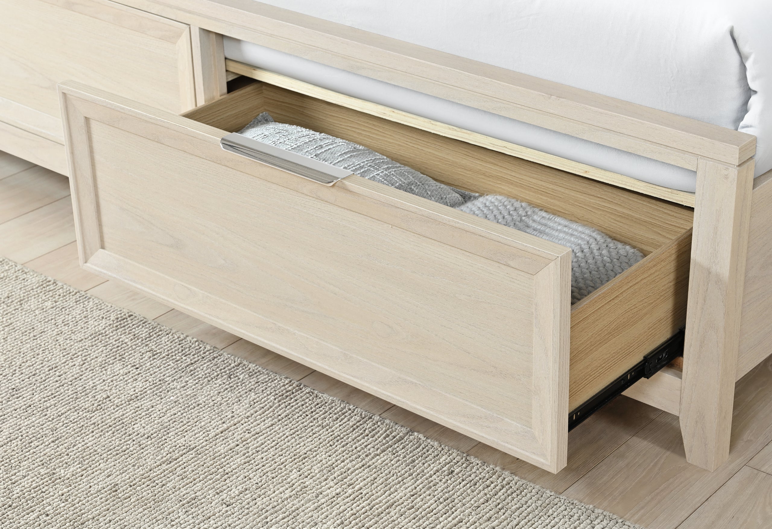 MARIAH BEIGE QUEEN BED