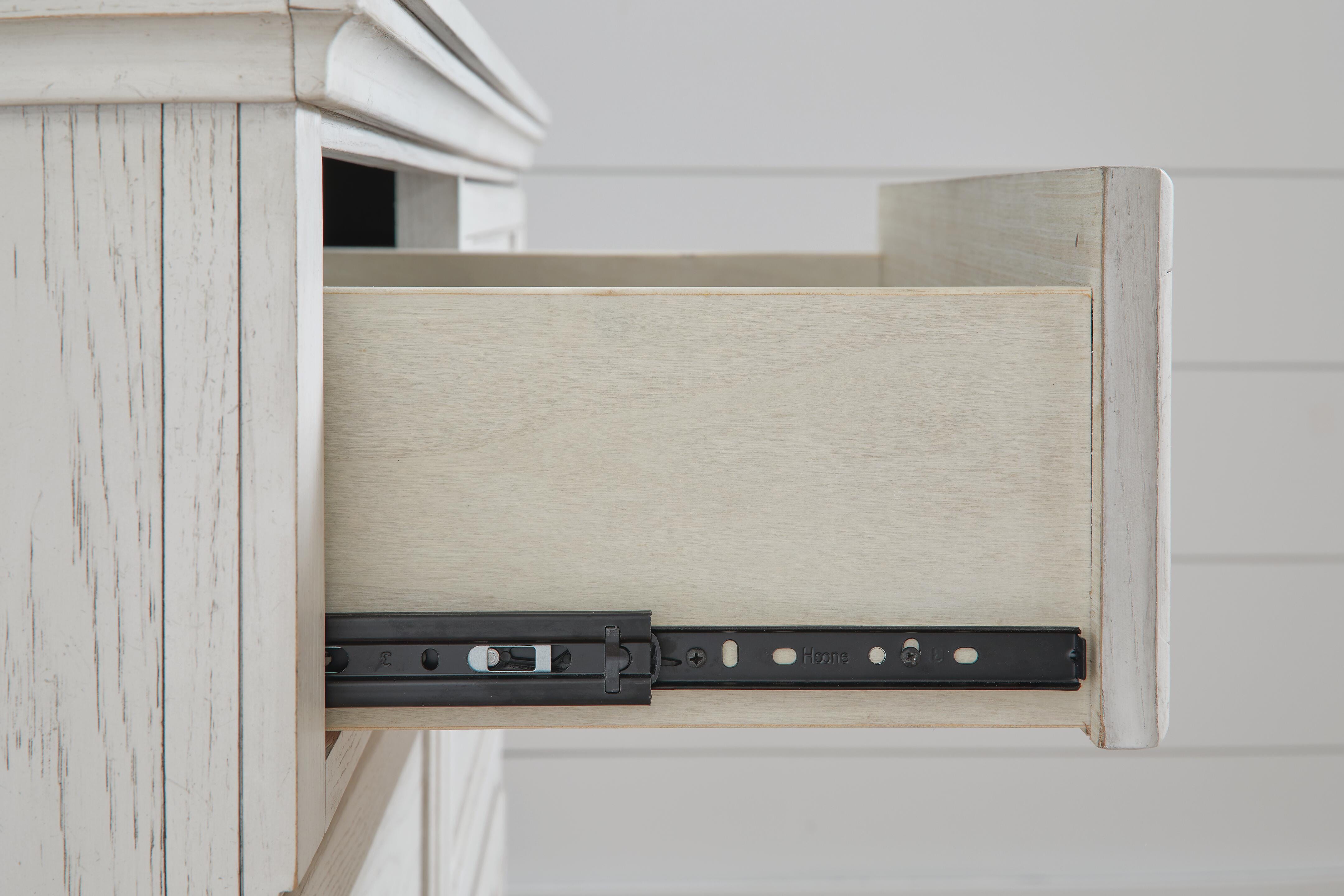 Robbinsdale Bedroom Set