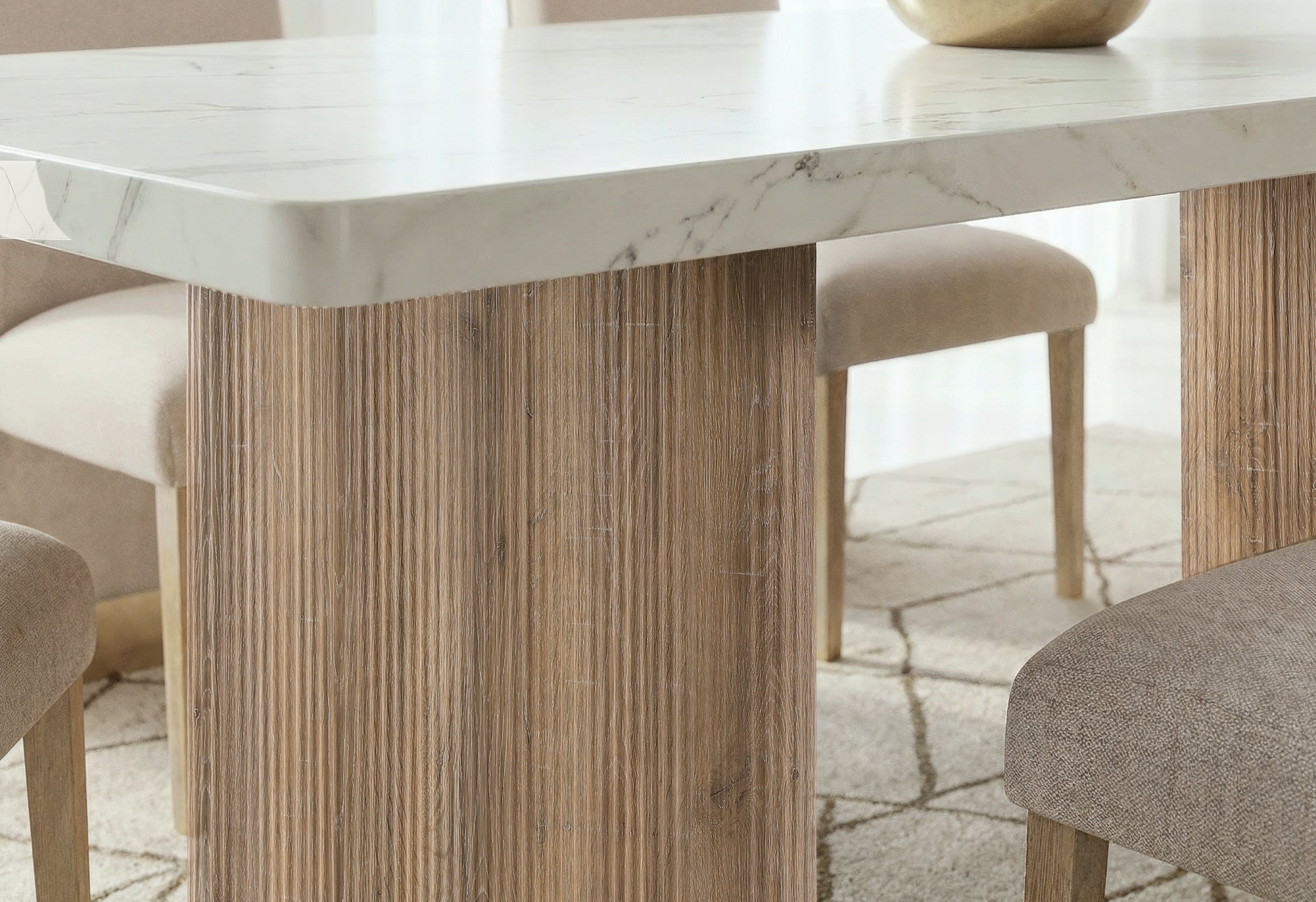 D2504 DINING TABLE
