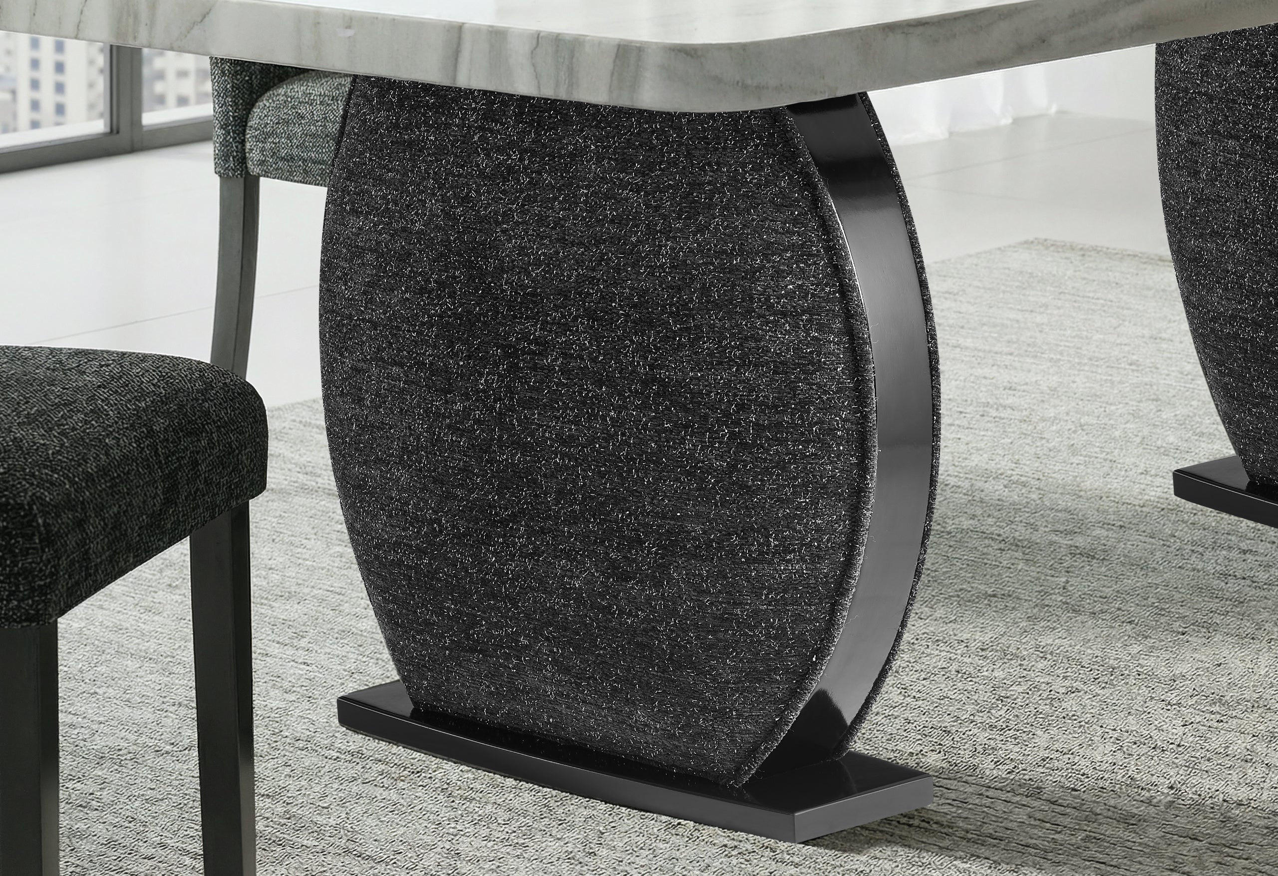 D2502 DINING TABLE AND 6 DINING CHAIRS