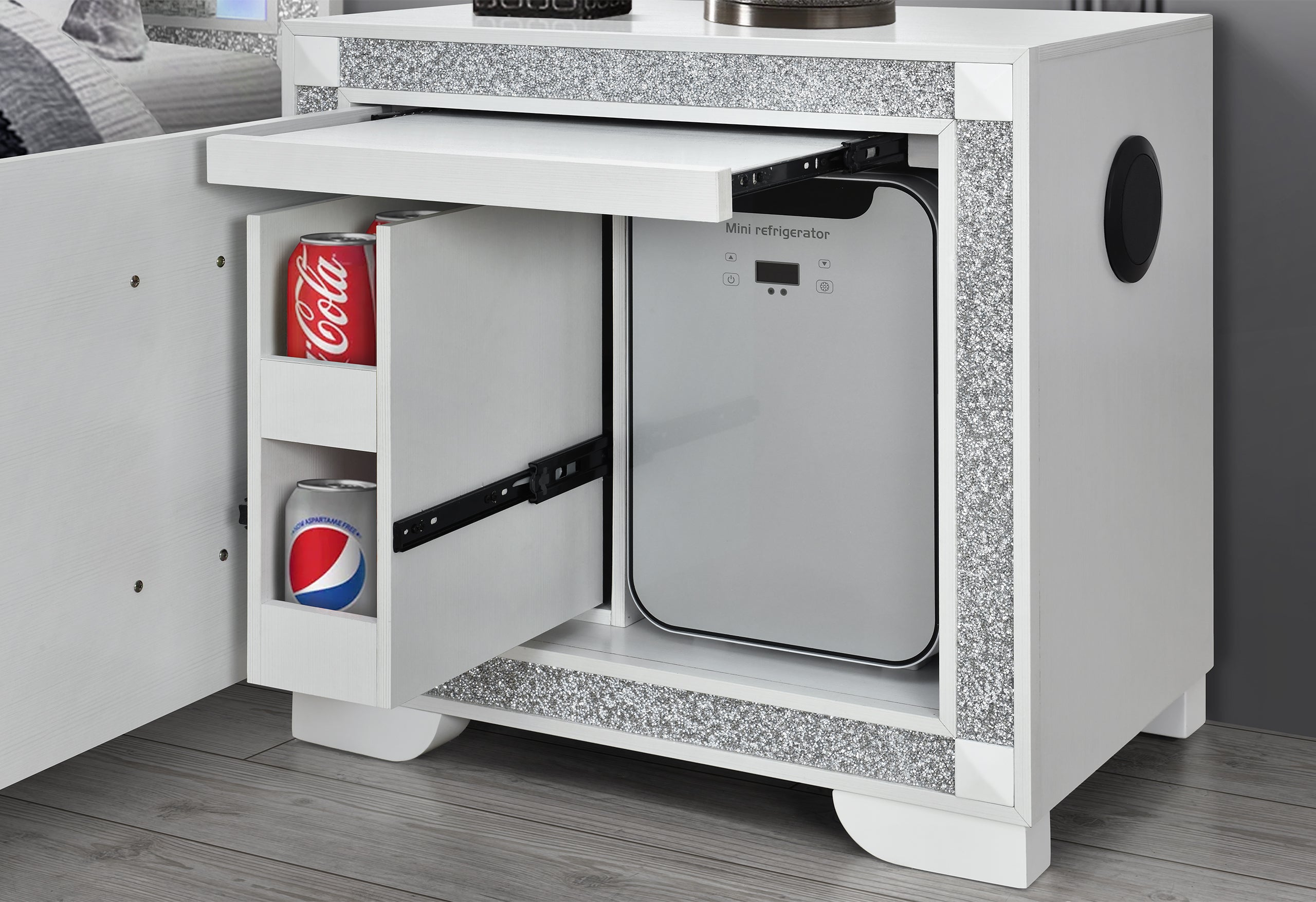 SOLEIL WHITE KING BED GROUP WITH COOLER AND SPEAKER