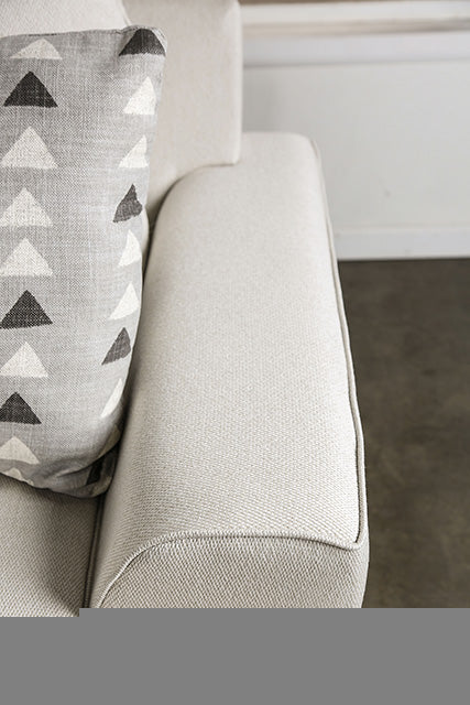 Hyde Park Loveseat w/ Pillows